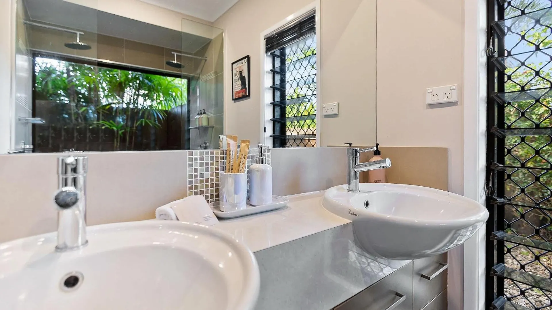 Modere Villa Kewarra Beach
