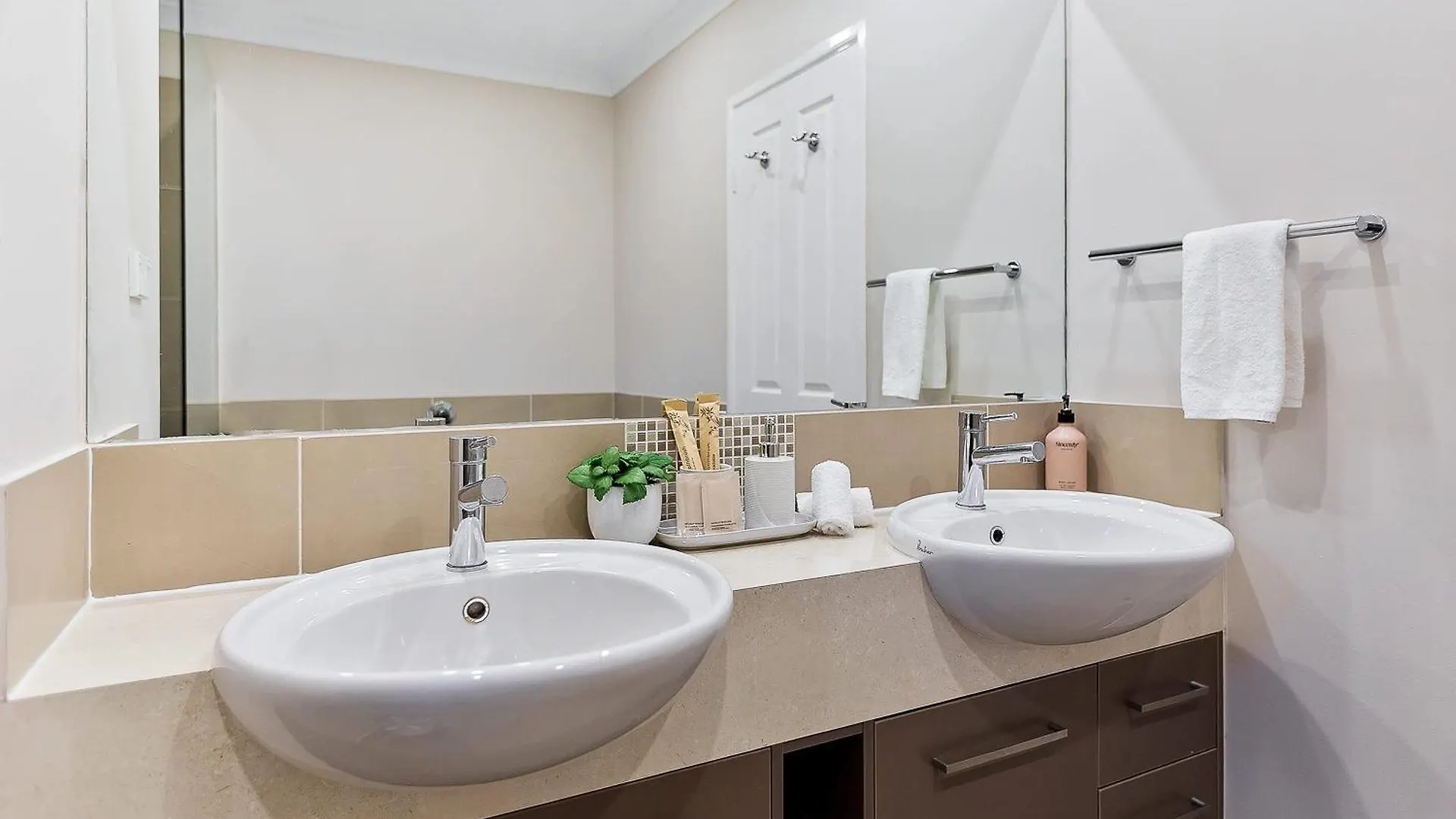 Modere Villa Kewarra Beach Feriehus